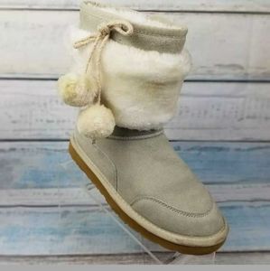 Uggs Womens Pom Pom Sheepskin Boots Size 8